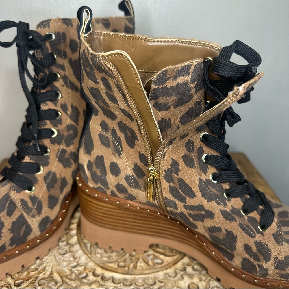 Vince Camuto Women’s Debsen Leopard Print Lug Sole Wedge Booties Sz 9 - Picture 6 of 10